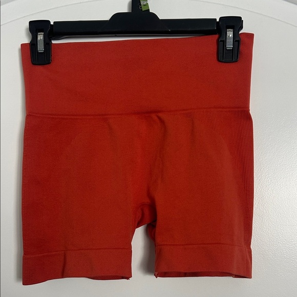 Set Active Sculptflex Biker Shorts in Guava orange size Medium activewear gym - Picture 2 of 8